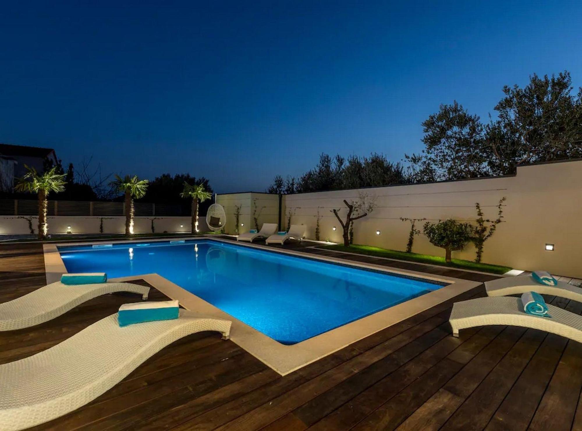Sophisticated Oasis Residence Villa With Pool Kastela Luaran gambar
